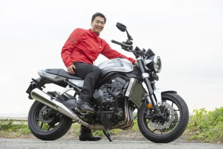 50歳からのリッターバイクデビューは不安？ リターンライダーが語るCB1000Fの魅力。「ライダーを育ててくれるバイクです」